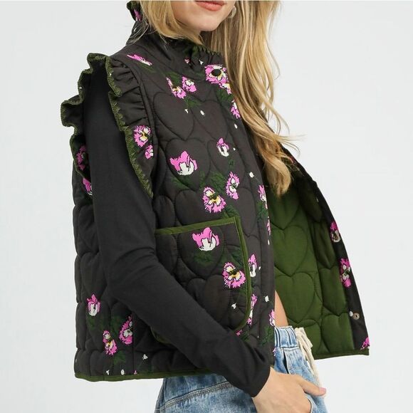 Umgee USA Umgee Ruffled Trim Quilted Floral Snap Down Vest Hearts Stitch Small - Picture 4 of 5